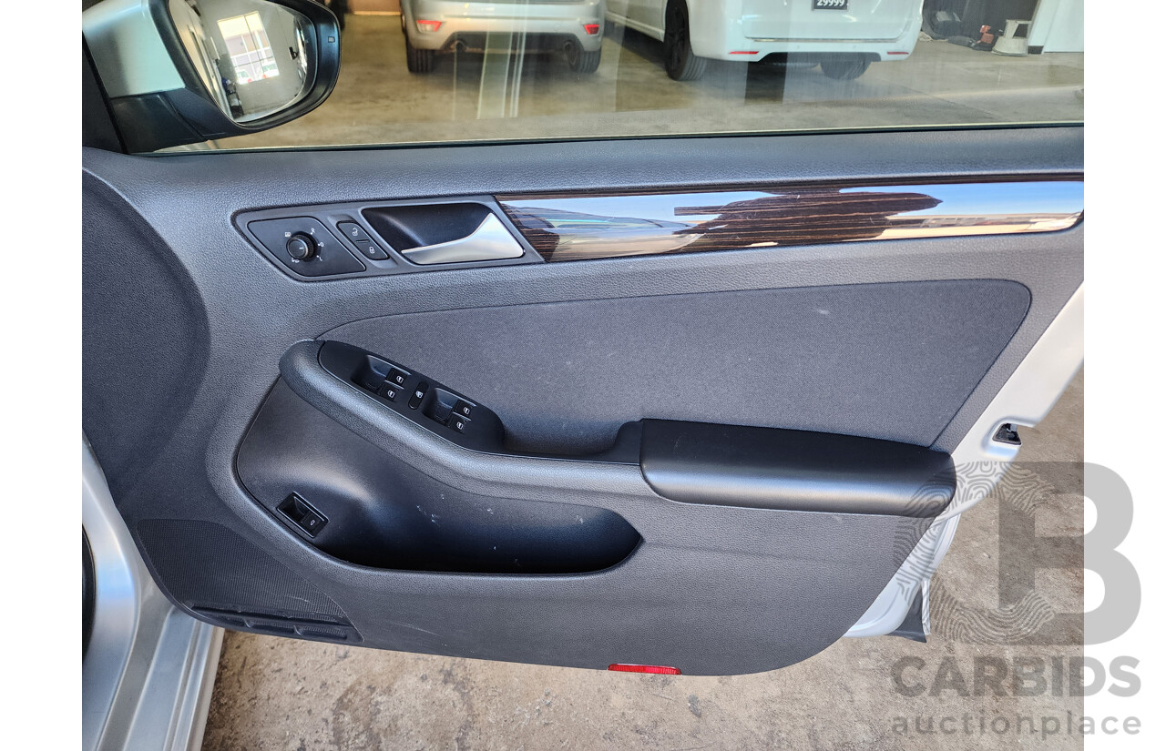 1/2015 Volkswagen Jetta 118 TSI Comfortline 1KM MY15 4d Sedan Silver 1.4L