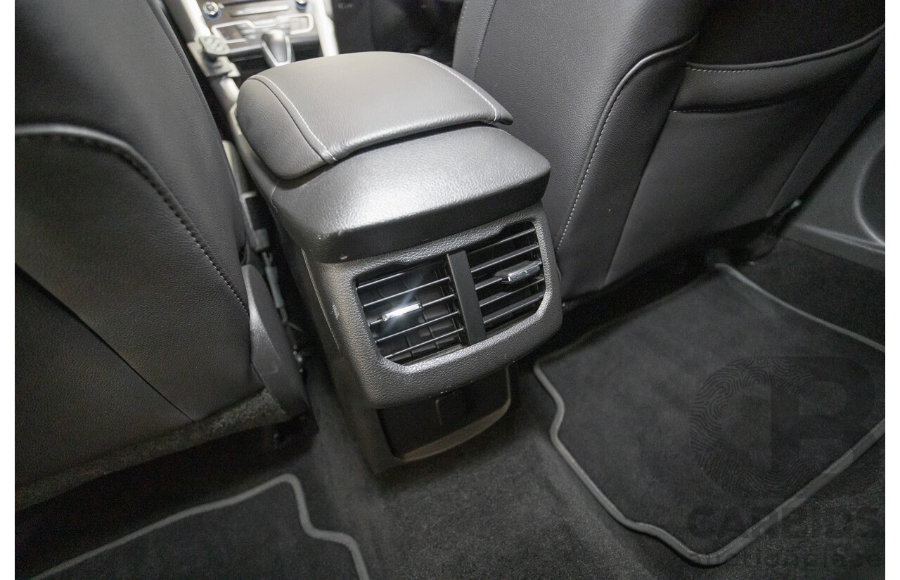 03/2017 Ford Mondeo Trend TDCi MD 4D Wagon White Turbo Diesel 2.0L