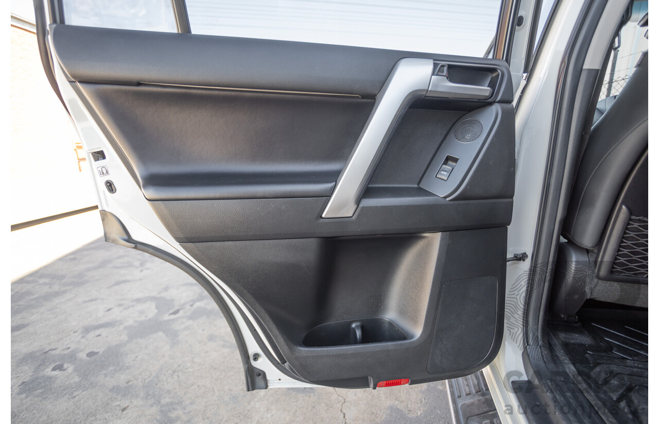 05/2020 Toyota Landcruiser PRADO VX (4x4) GDJ150R MY18 4D Wagon Pearl White Turbo Diesel 2.8L - 7 Seats