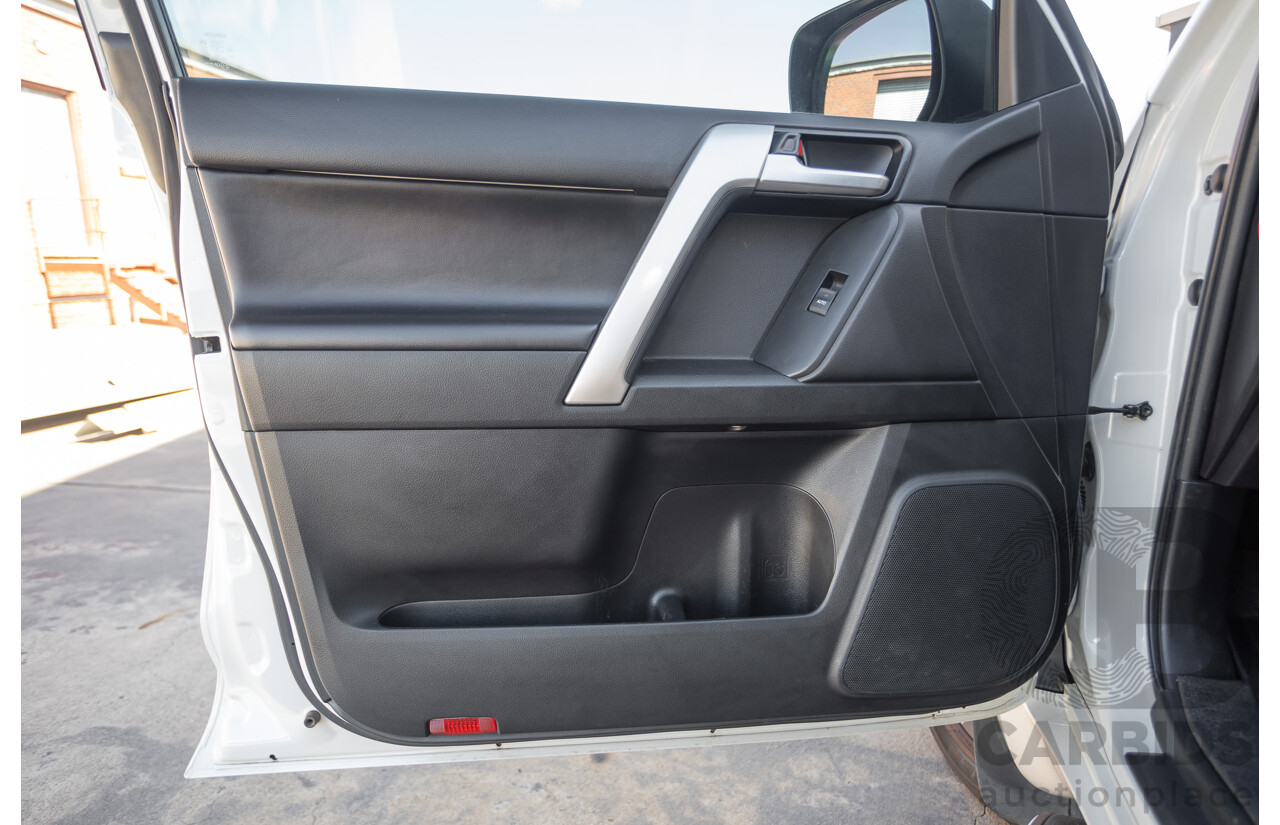 05/2020 Toyota Landcruiser PRADO VX (4x4) GDJ150R MY18 4D Wagon Pearl White Turbo Diesel 2.8L - 7 Seats