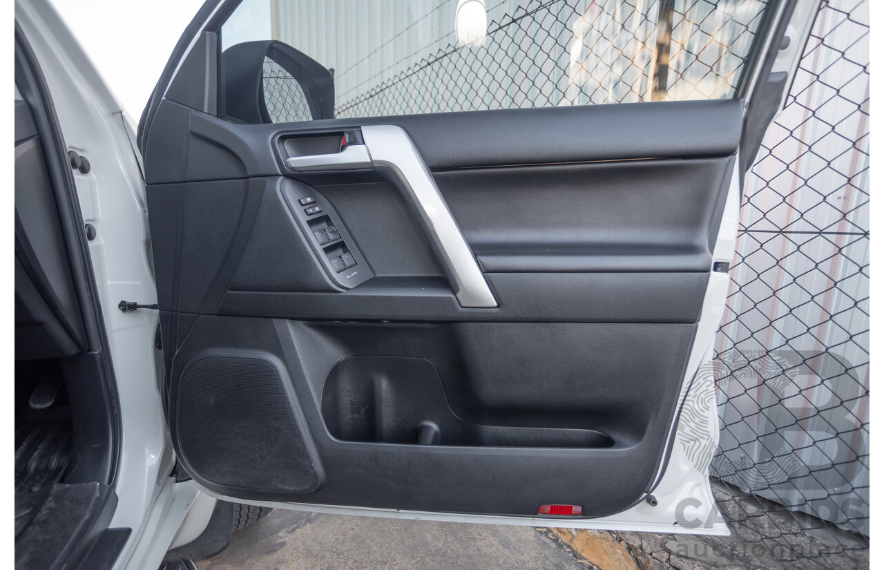 05/2020 Toyota Landcruiser PRADO VX (4x4) GDJ150R MY18 4D Wagon Pearl White Turbo Diesel 2.8L - 7 Seats