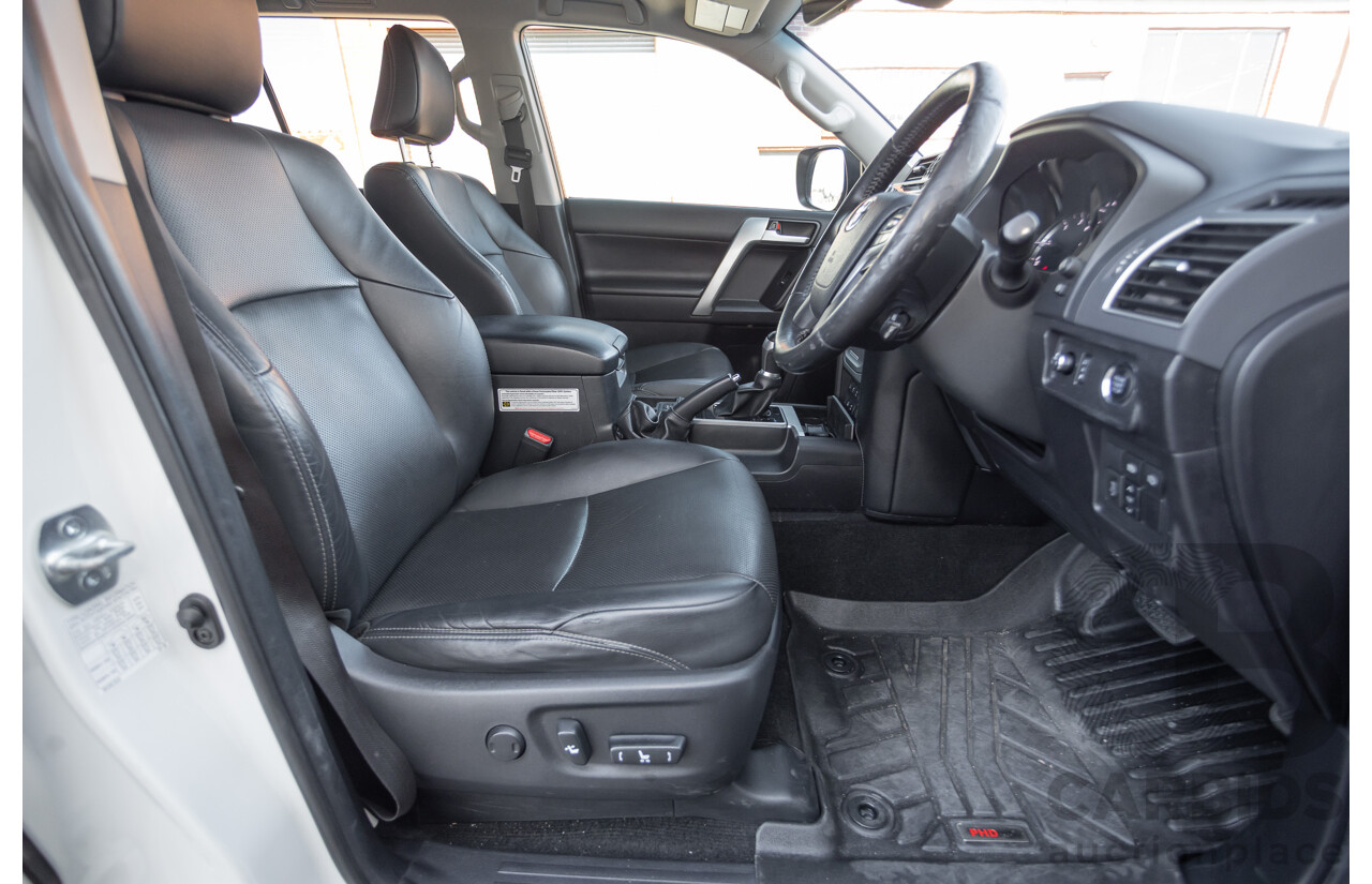 05/2020 Toyota Landcruiser PRADO VX (4x4) GDJ150R MY18 4D Wagon Pearl White Turbo Diesel 2.8L - 7 Seats