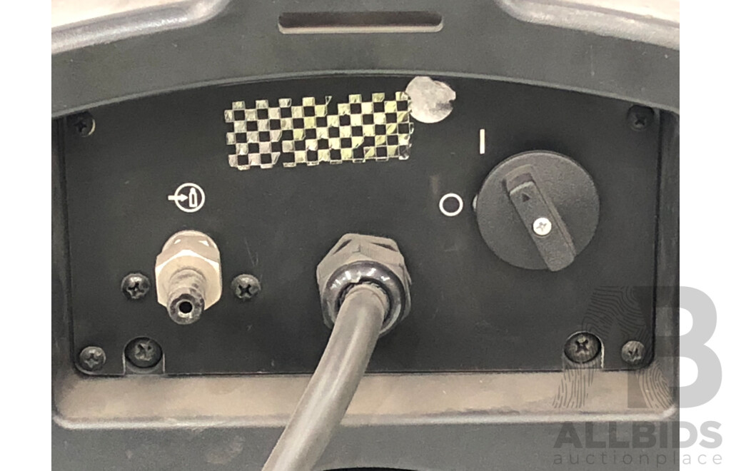 Lincoln Electric Invertec V205-T AC/DC Mig Welder