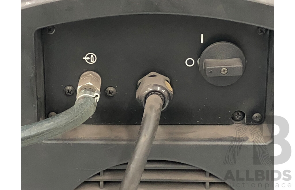 Lincoln Electric Invertec V205-T AC/DC Mig Welder