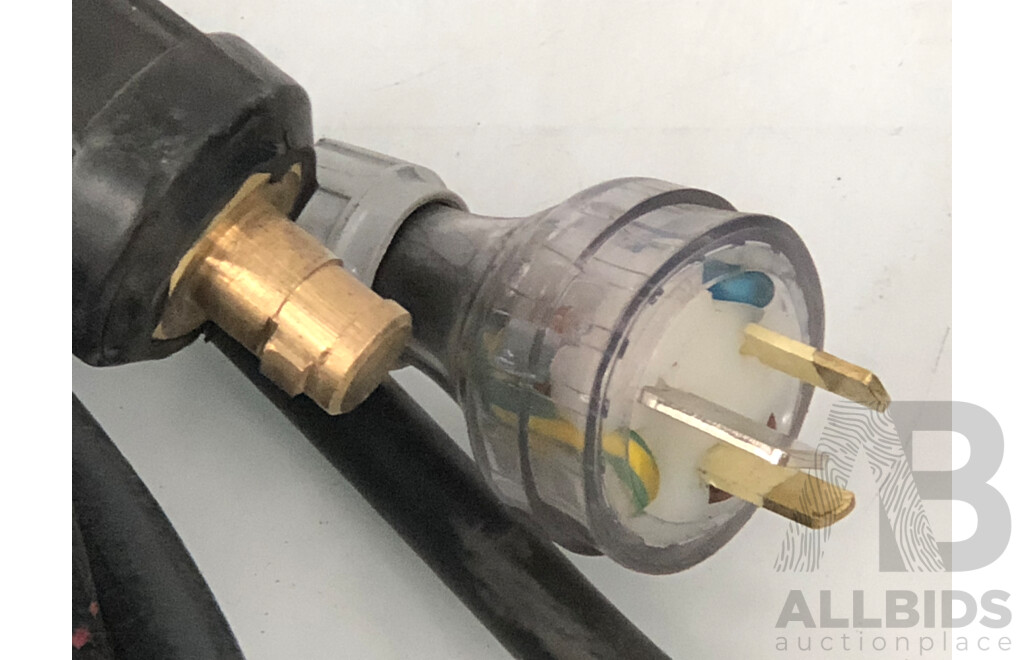 Lincoln Electric Invertec V205-T AC/DC Mig Welder