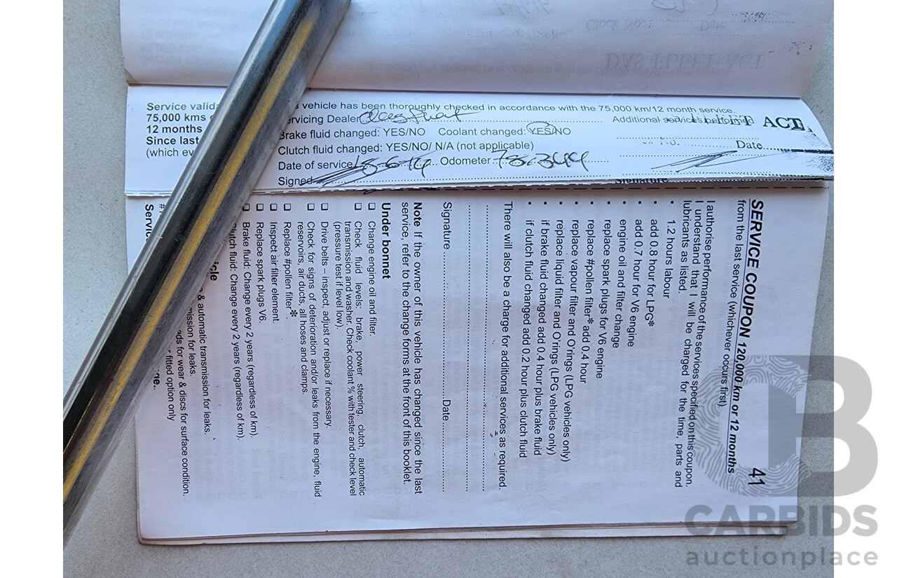 10/2010 Holden Calais  VE MY10 4d Sportwagon Silver 3.6L