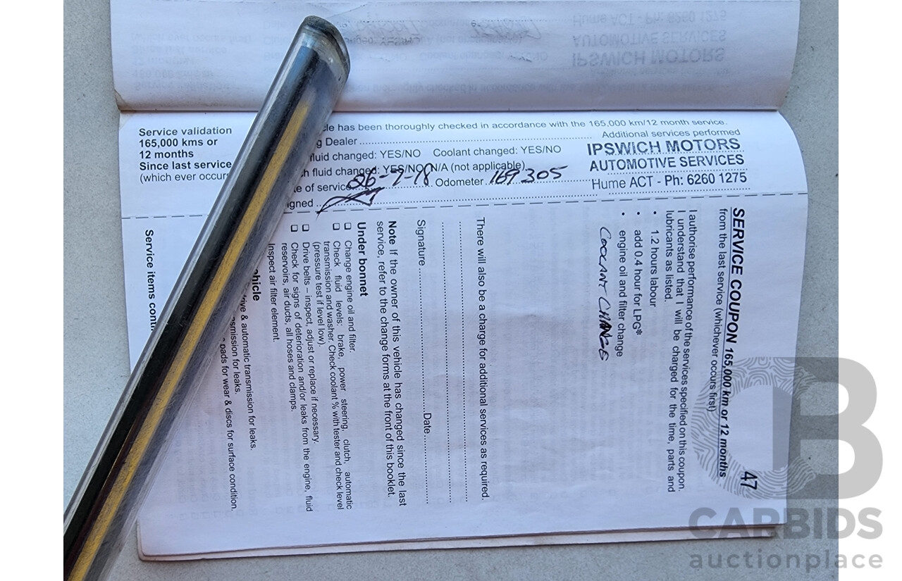 10/2010 Holden Calais  VE MY10 4d Sportwagon Silver 3.6L