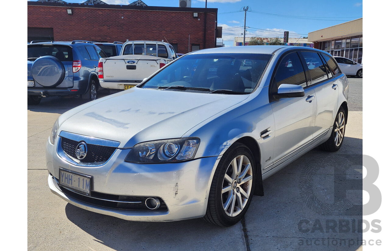 10/2010 Holden Calais  VE MY10 4d Sportwagon Silver 3.6L