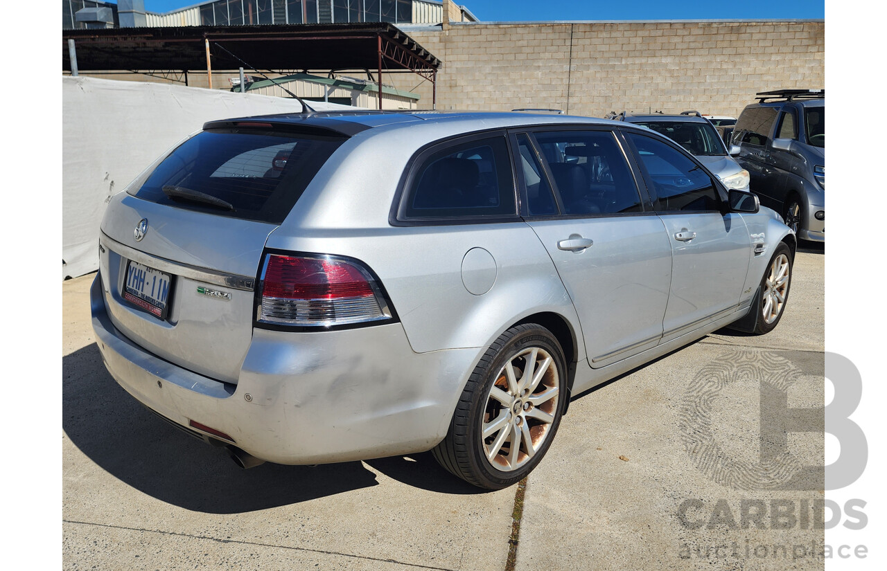 10/2010 Holden Calais  VE MY10 4d Sportwagon Silver 3.6L