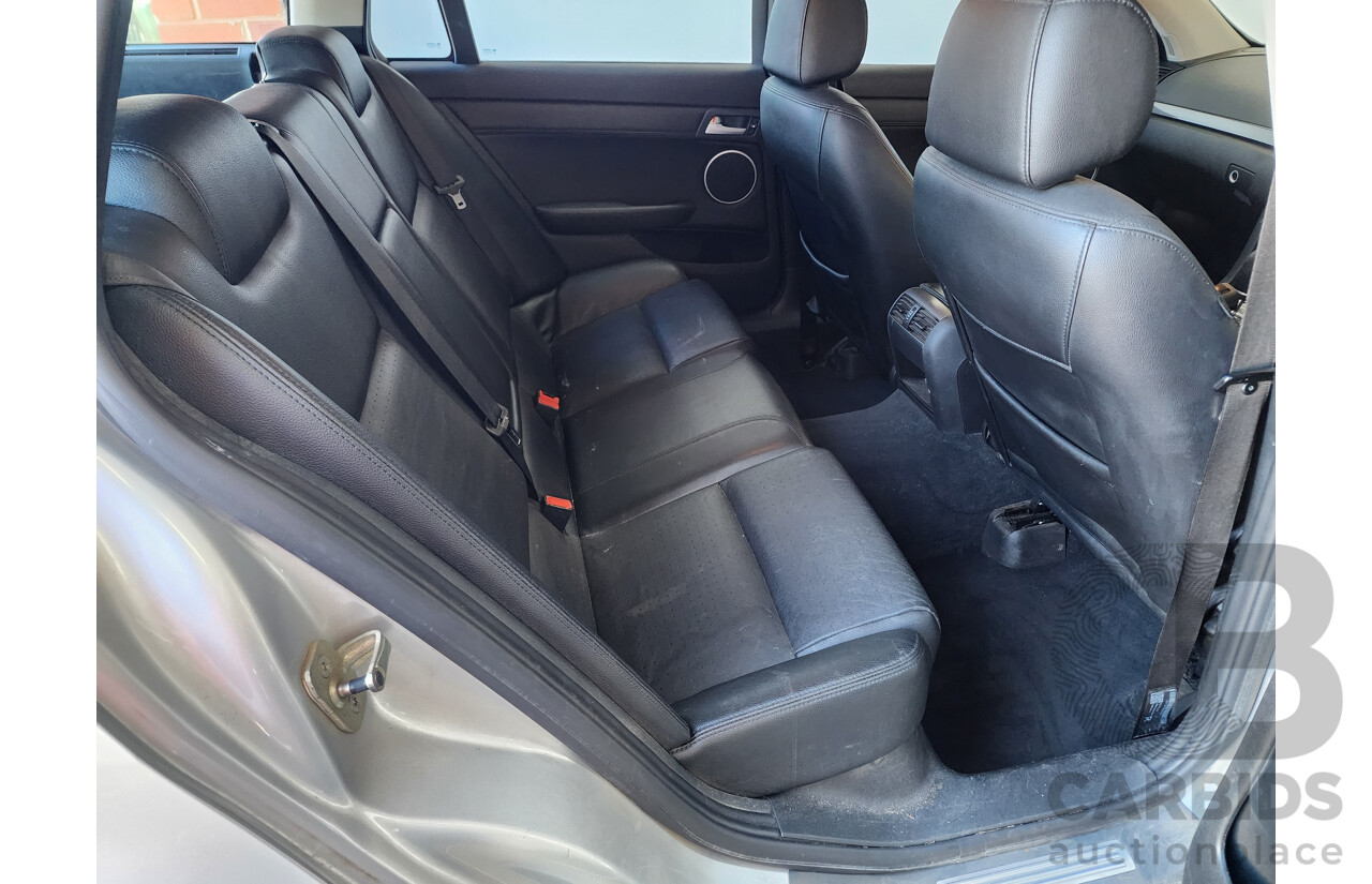 10/2010 Holden Calais  VE MY10 4d Sportwagon Silver 3.6L