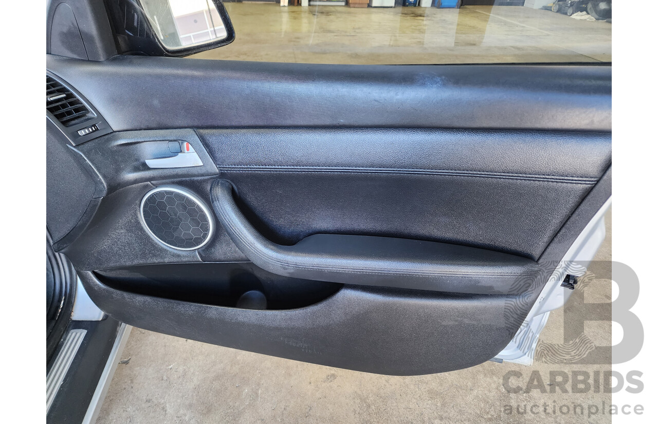 10/2010 Holden Calais  VE MY10 4d Sportwagon Silver 3.6L