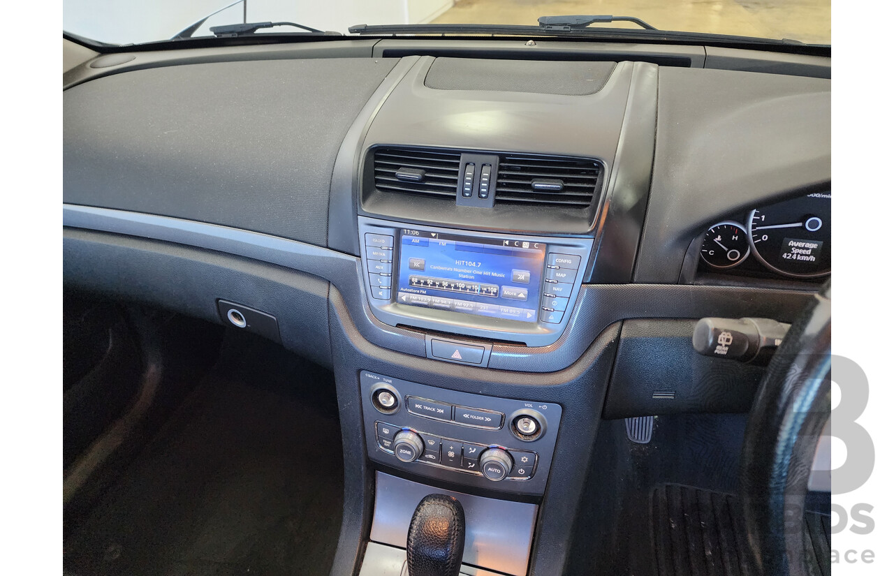 10/2010 Holden Calais  VE MY10 4d Sportwagon Silver 3.6L