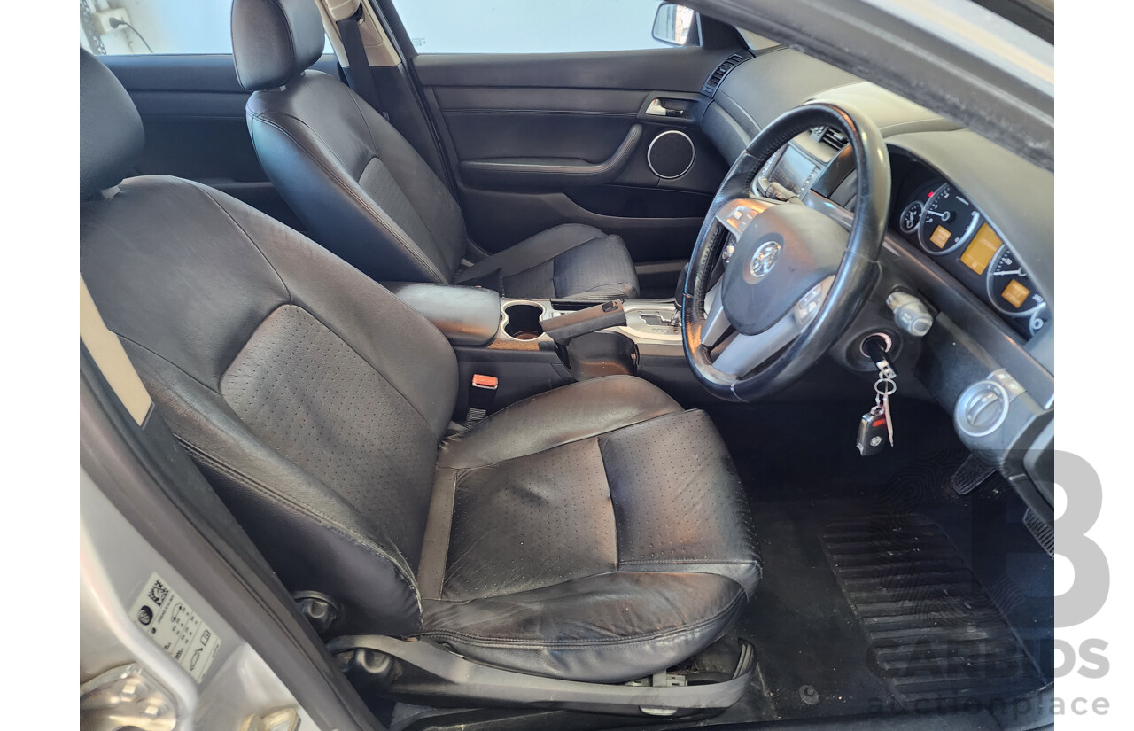 10/2010 Holden Calais  VE MY10 4d Sportwagon Silver 3.6L