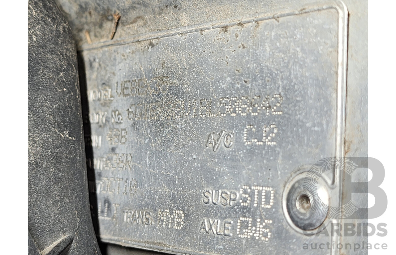 10/2010 Holden Calais  VE MY10 4d Sportwagon Silver 3.6L