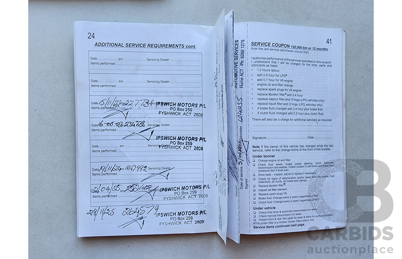 10/2010 Holden Calais  VE MY10 4d Sportwagon Silver 3.6L