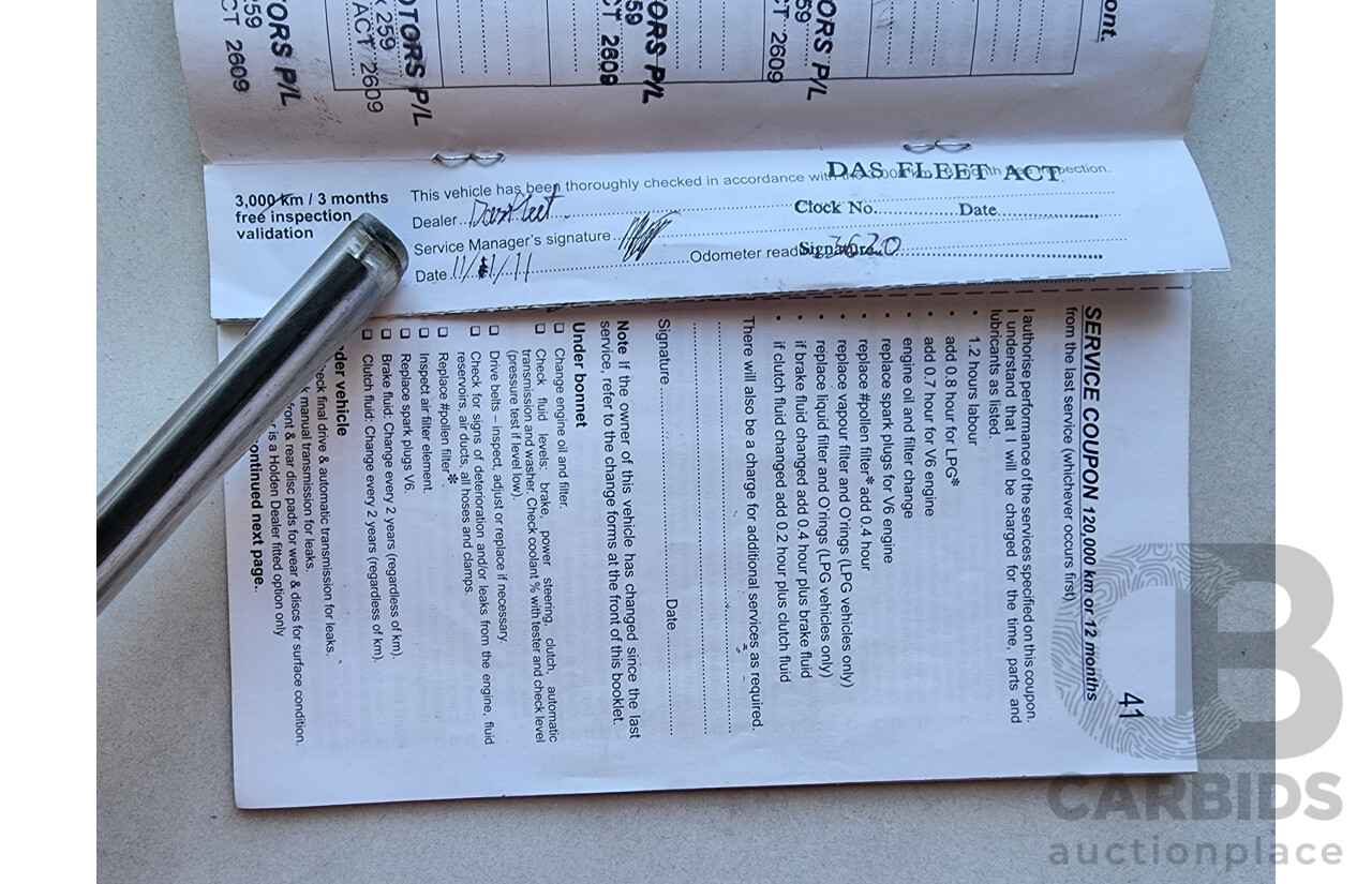 10/2010 Holden Calais  VE MY10 4d Sportwagon Silver 3.6L