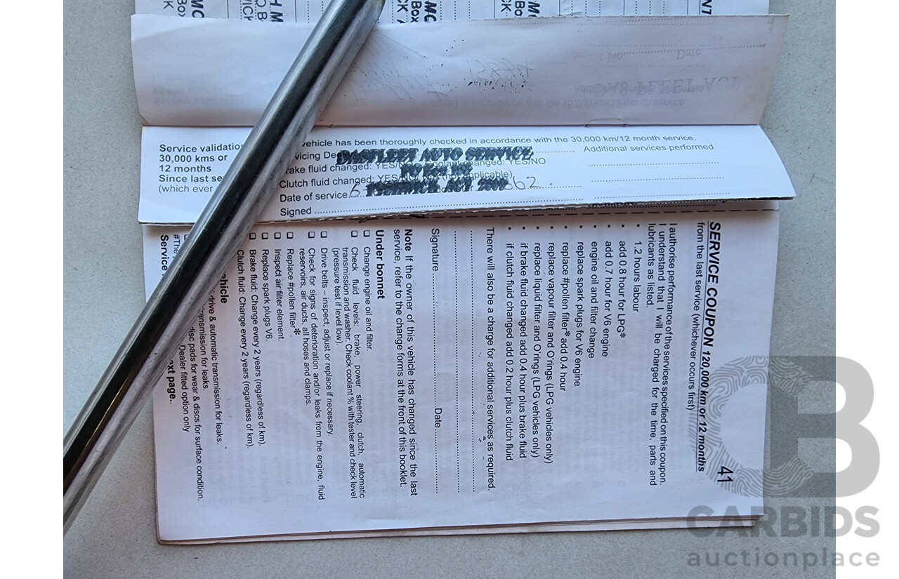 10/2010 Holden Calais  VE MY10 4d Sportwagon Silver 3.6L