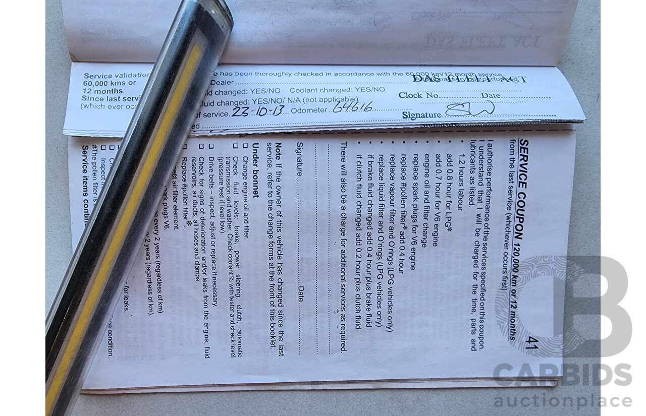 10/2010 Holden Calais  VE MY10 4d Sportwagon Silver 3.6L