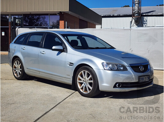 10/2010 Holden Calais  VE MY10 4d Sportwagon Silver 3.6L