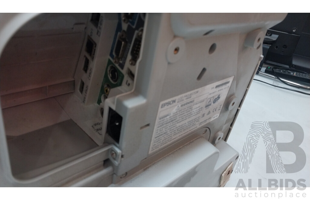 Epson (EB-585Wi) WXGA 3LCD Projector