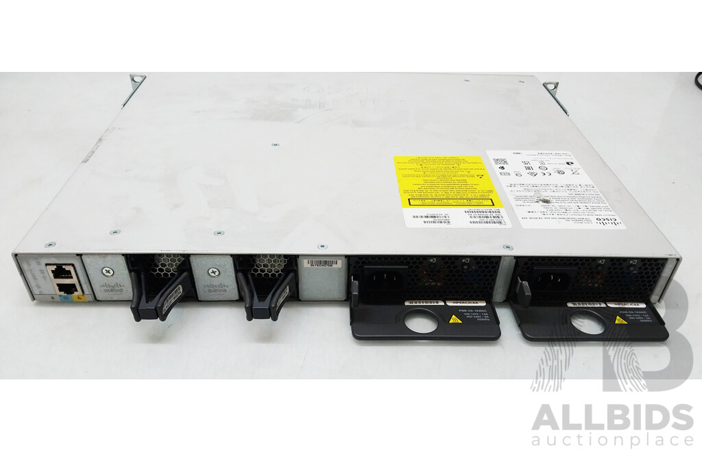 Cisco Catalyst (C9200-48P-E) 9200 48 PoE+ 48-Port Gigabit Ethernet Switch