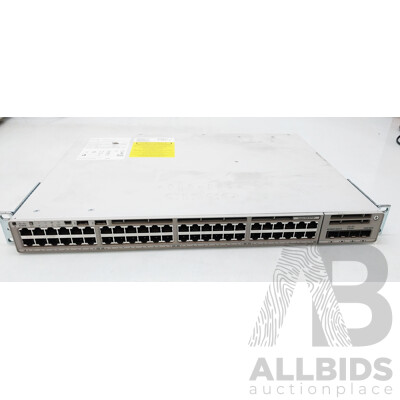 Cisco Catalyst (C9200-48P-E) 9200 48 PoE+ 48-Port Gigabit Ethernet Switch