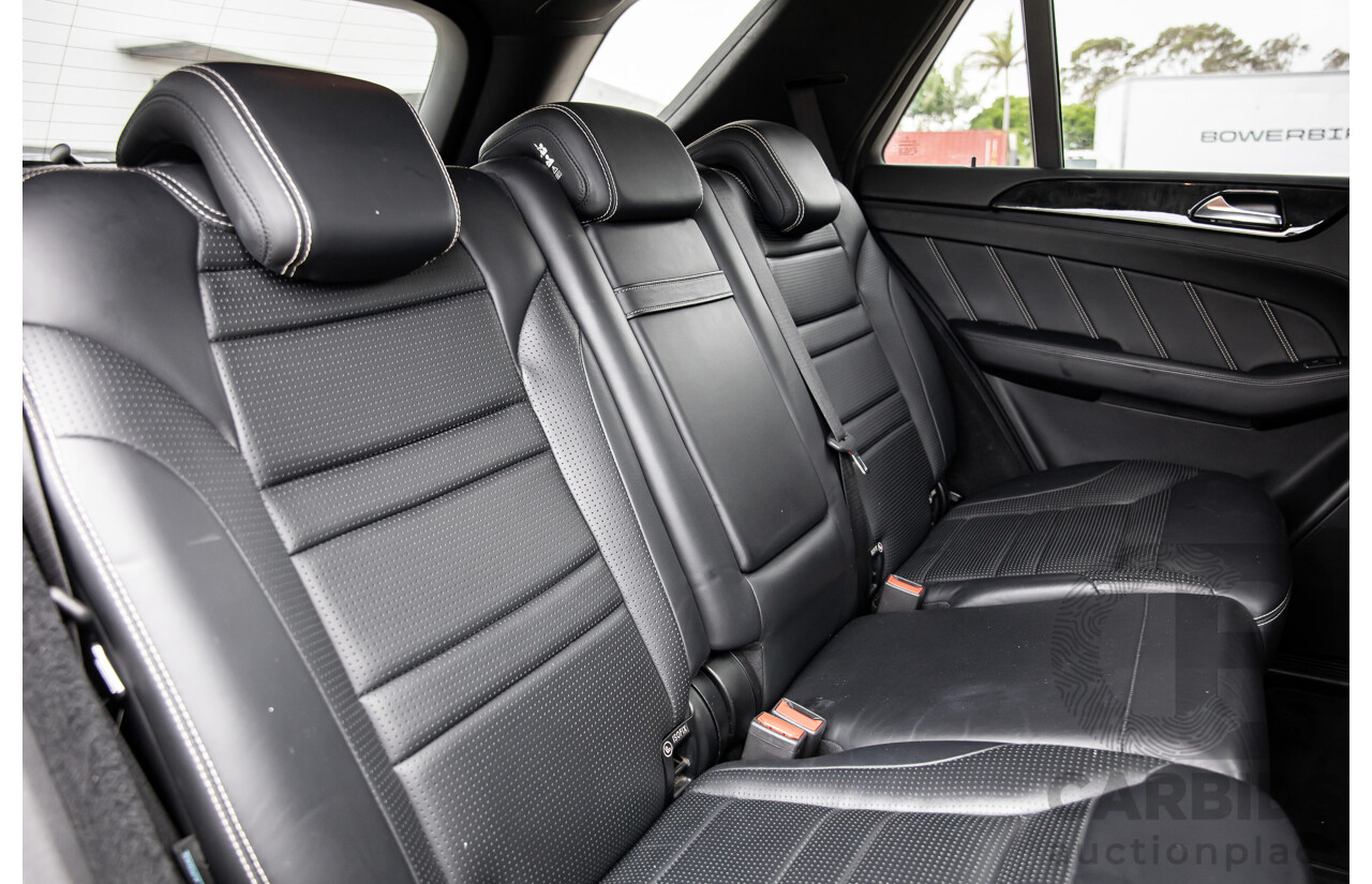 6/2012 Mercedes-Benz ML 63 AMG (4x4) 166 4d Wagon Palladium Silver Metallic Twin Turbo V8 5.5L