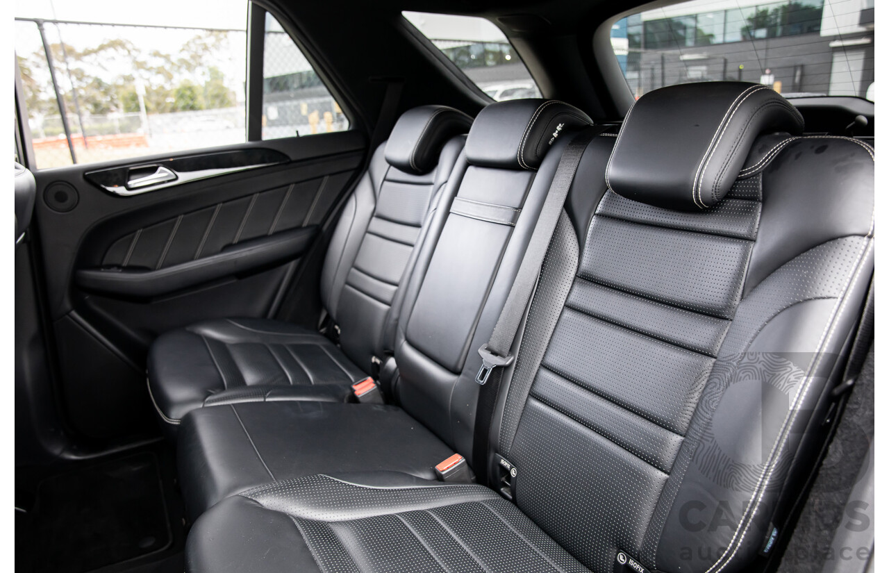 6/2012 Mercedes-Benz ML 63 AMG (4x4) 166 4d Wagon Palladium Silver Metallic Twin Turbo V8 5.5L