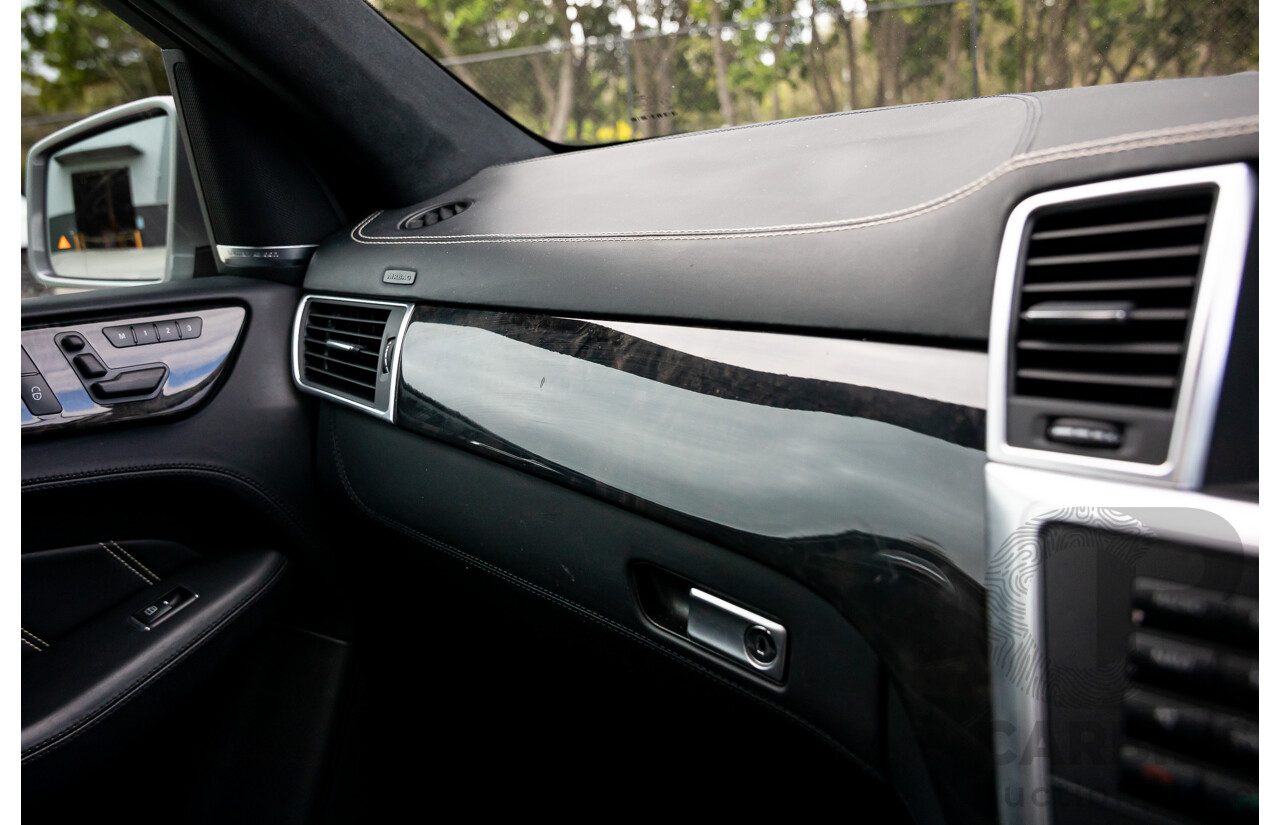 6/2012 Mercedes-Benz ML 63 AMG (4x4) 166 4d Wagon Palladium Silver Metallic Twin Turbo V8 5.5L