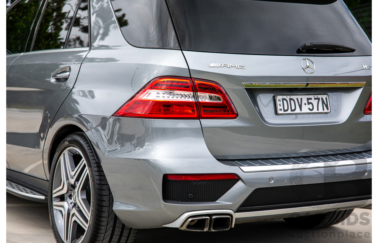 6/2012 Mercedes-Benz ML 63 AMG (4x4) 166 4d Wagon Palladium Silver Metallic Twin Turbo V8 5.5L