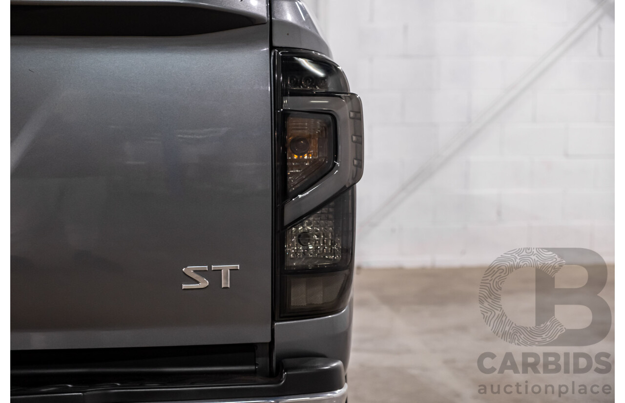 04/2017 Nissan Navara ST (4x4) D23 Series II Dual Cab Utility Grey Turbo Diesel 2.3L