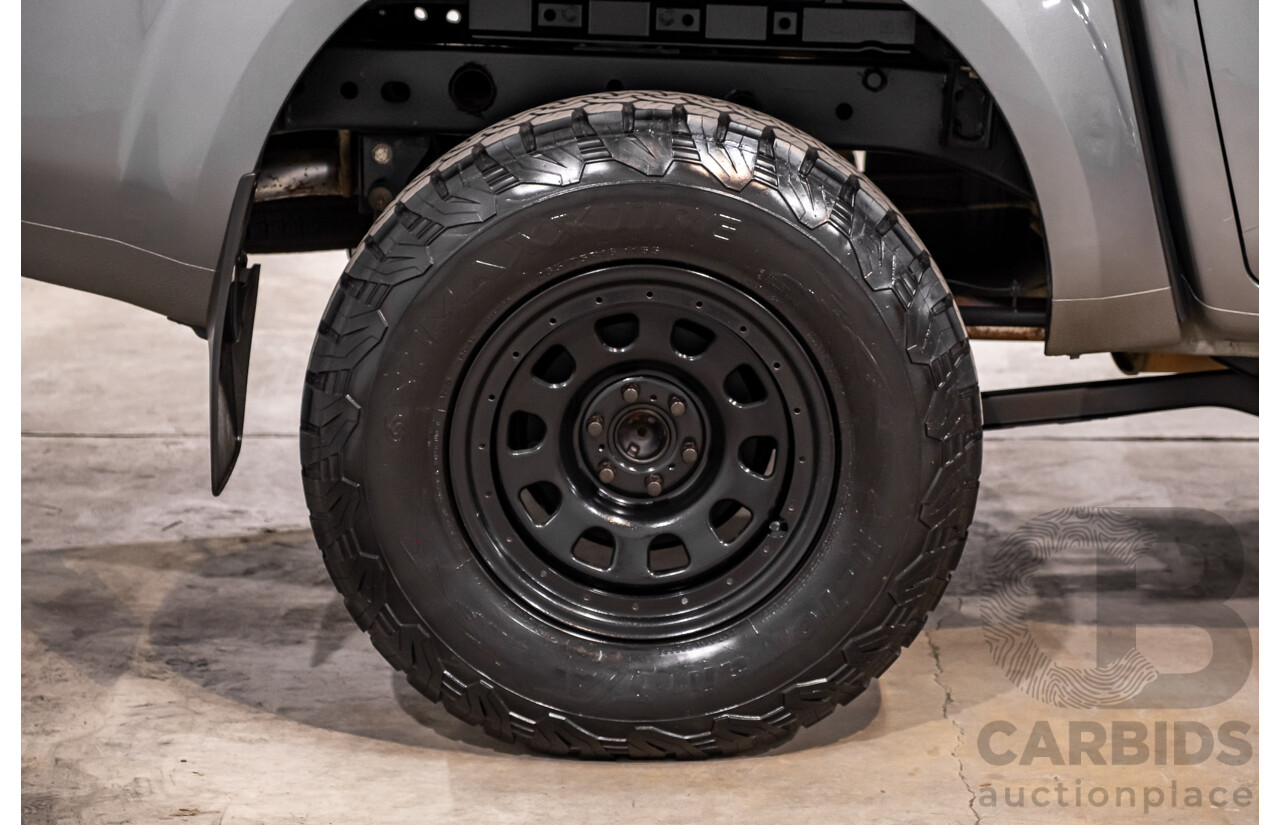 04/2017 Nissan Navara ST (4x4) D23 Series II Dual Cab Utility Grey Turbo Diesel 2.3L