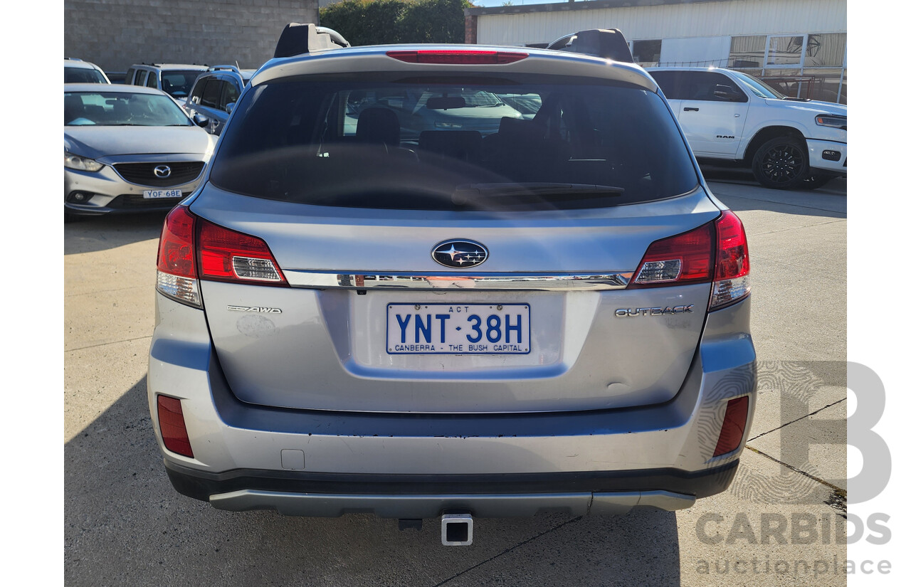 11/2013 Subaru Outback 2.5i MY14 4d Wagon Silver 2.5L