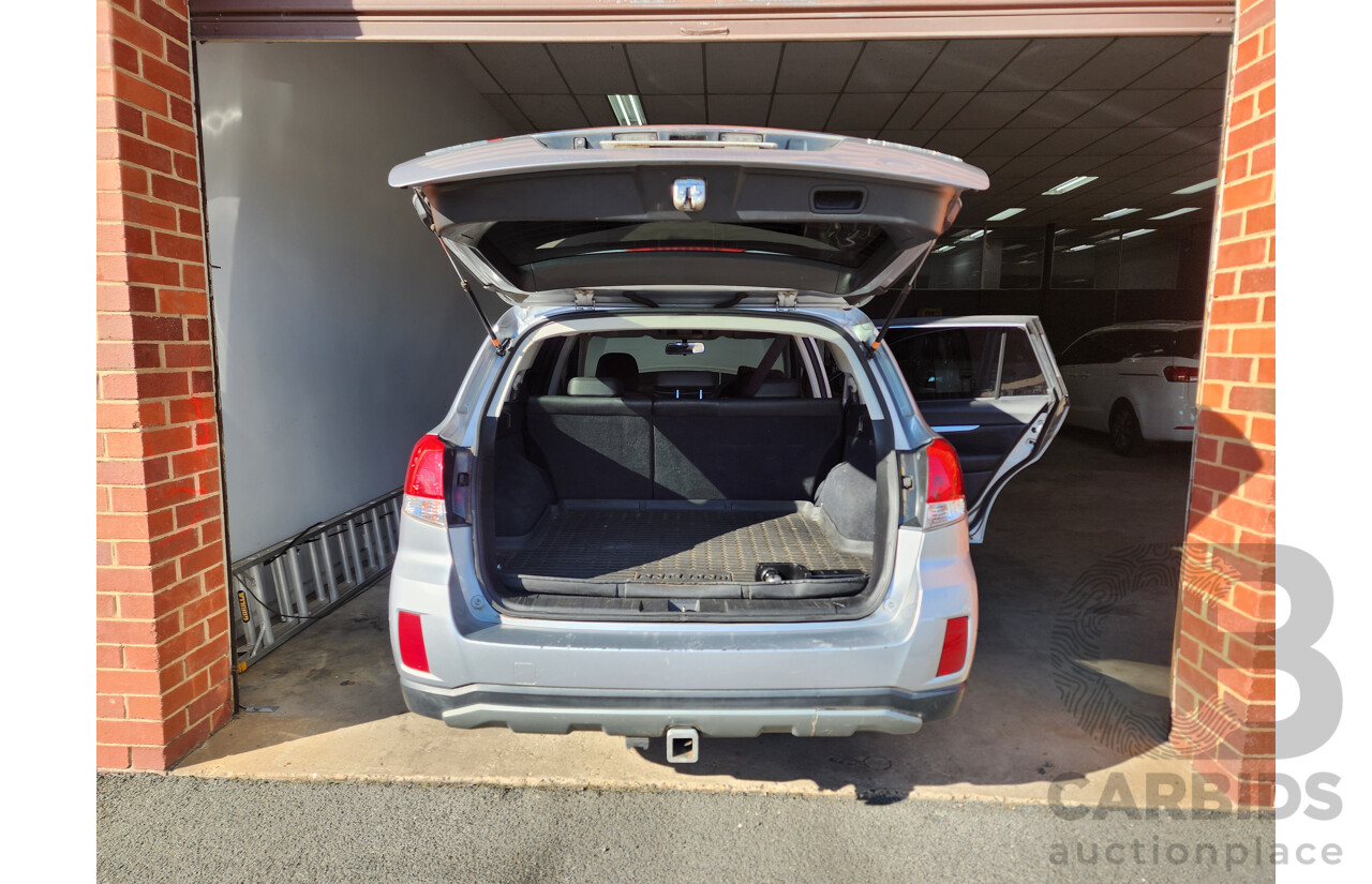 11/2013 Subaru Outback 2.5i MY14 4d Wagon Silver 2.5L