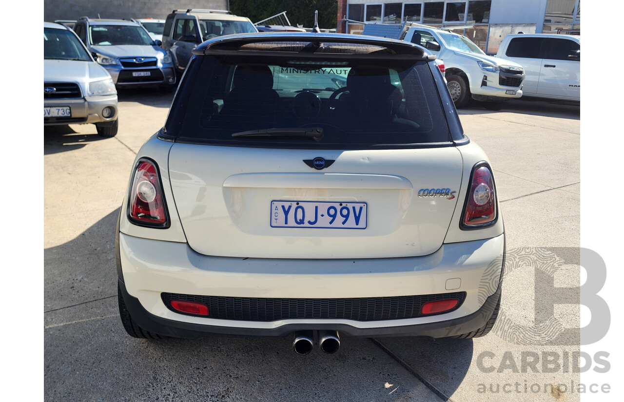8/2009 Mini Cooper S R56 2d Hatchback White 1.6L