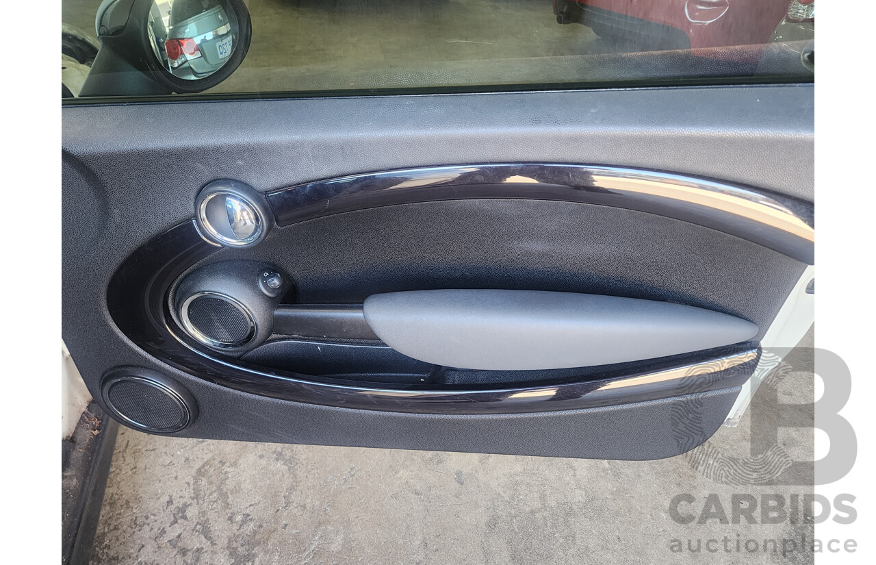 8/2009 Mini Cooper S R56 2d Hatchback White 1.6L