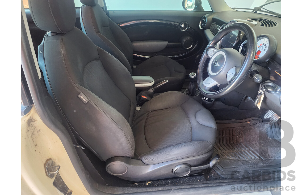 8/2009 Mini Cooper S R56 2d Hatchback White 1.6L