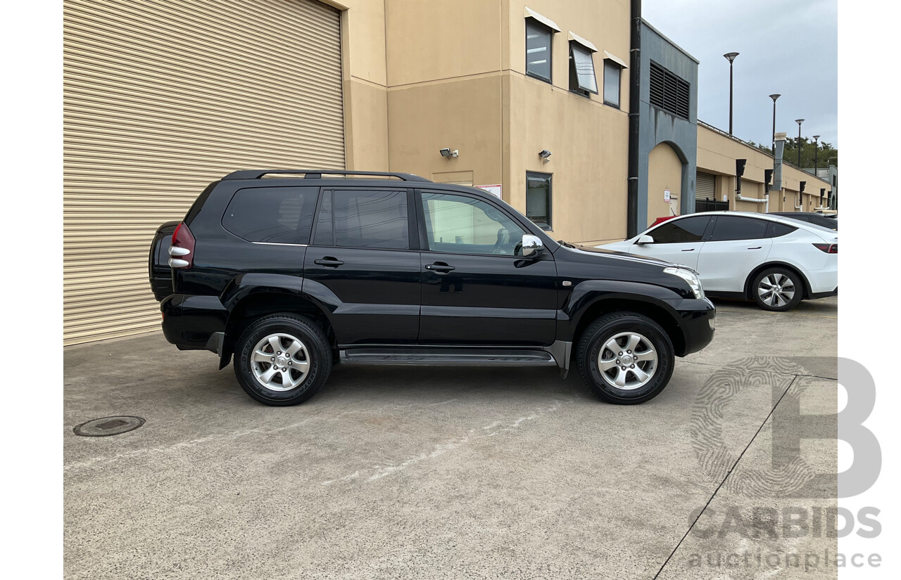 11/2003 Toyota Landcruiser Prado Grande (4x4) GRJ120R 4d Wagon Black 4.0L