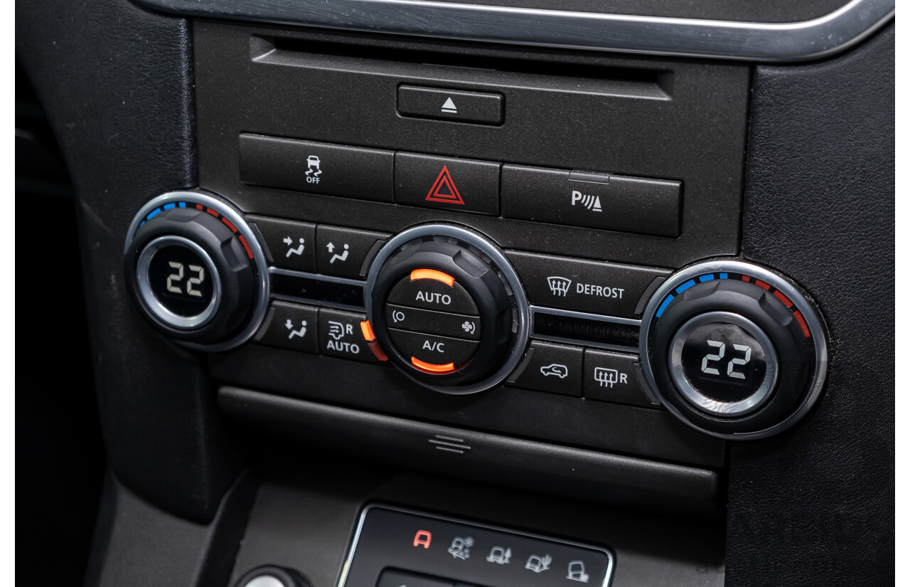 8/2016 Land Rover Discovery SDV6 HSE (4x4) LC MY16.5 4d Wagon Fuji White Twin Turbo Diesel V6 3.0L