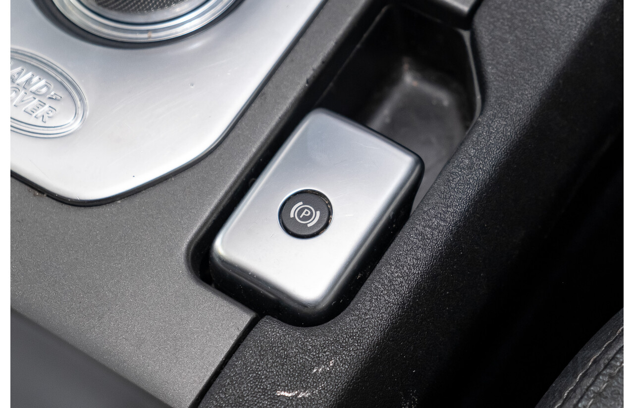 8/2016 Land Rover Discovery SDV6 HSE (4x4) LC MY16.5 4d Wagon Fuji White Twin Turbo Diesel V6 3.0L