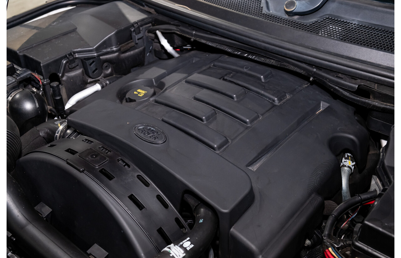 8/2016 Land Rover Discovery SDV6 HSE (4x4) LC MY16.5 4d Wagon Fuji White Twin Turbo Diesel V6 3.0L