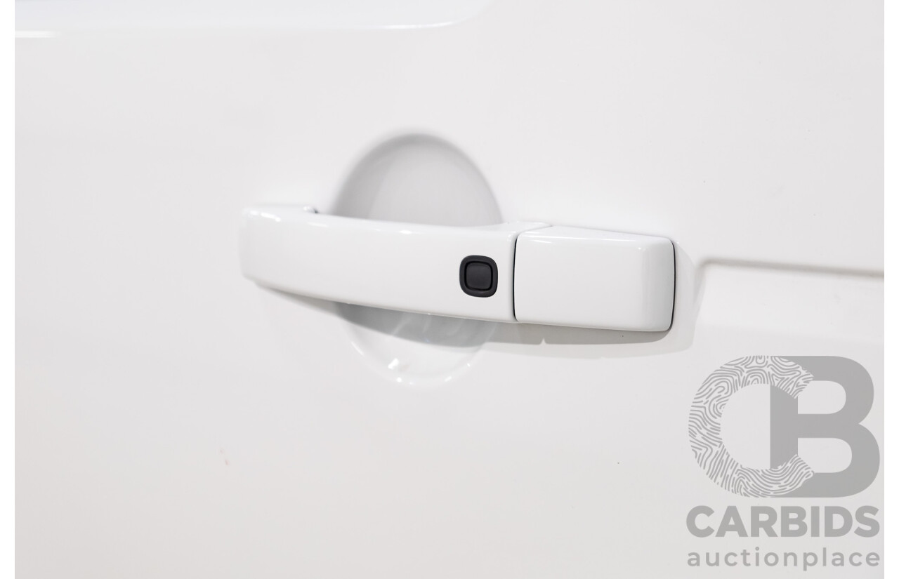 8/2016 Land Rover Discovery SDV6 HSE (4x4) LC MY16.5 4d Wagon Fuji White Twin Turbo Diesel V6 3.0L