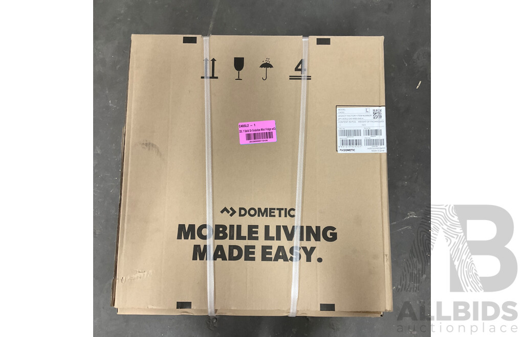 DOMETIC HiPro Evolution Compressor 40L-Class 33L Left Hinged Mini Bar Fridge  (C40SL2) - ORP $509