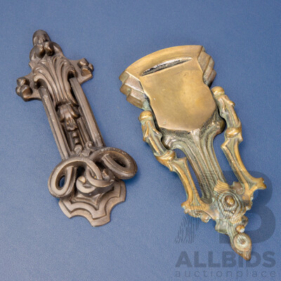Pair of Wonderful Vintage and Contemporary Brass Door Knockers, 21L cm (both)