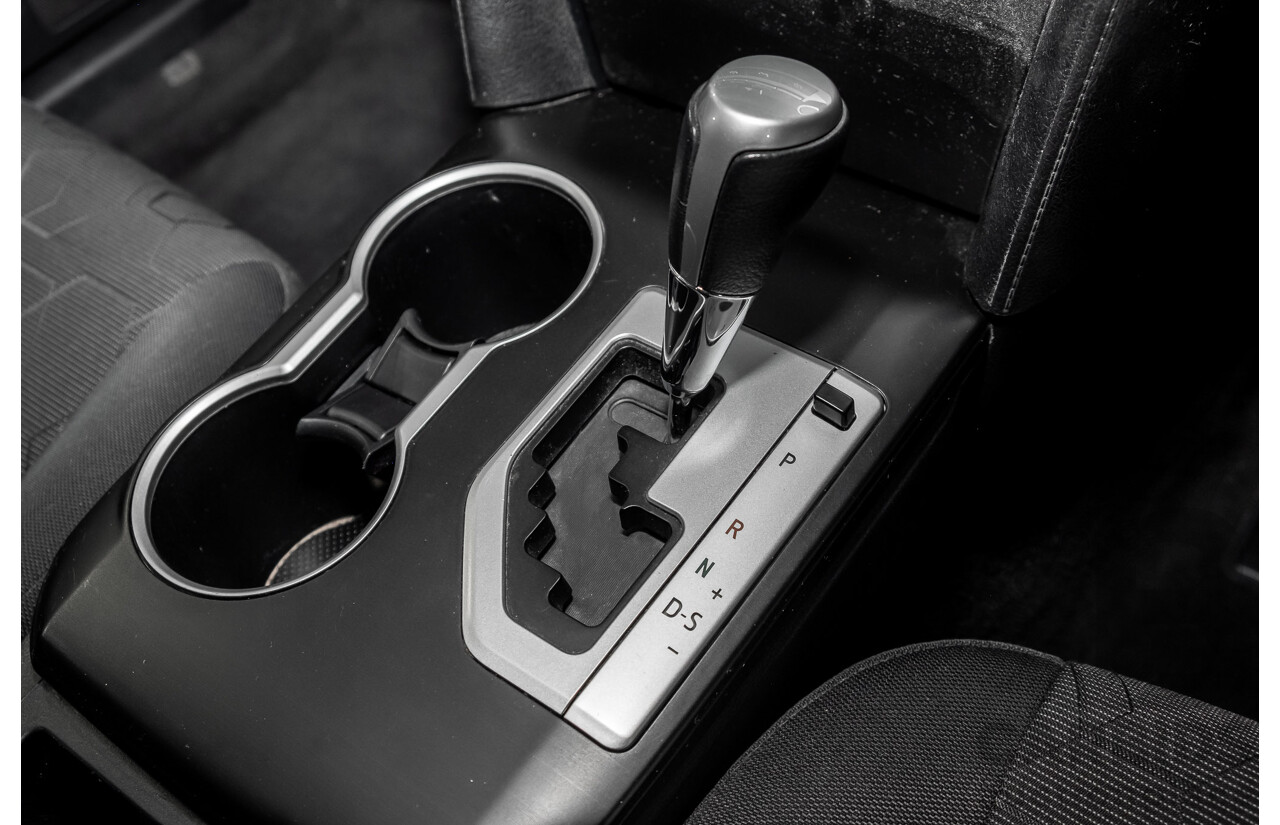 10/2013 Toyota Camry Atara R SE ASV50R 4d Sedan Premium Silver Metallic 2.5L