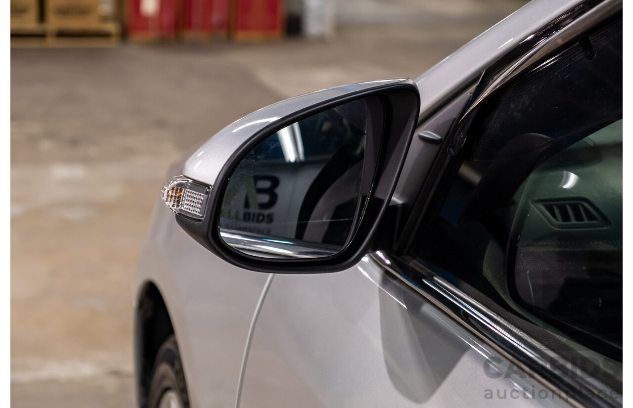 10/2013 Toyota Camry Atara R SE ASV50R 4d Sedan Premium Silver Metallic 2.5L