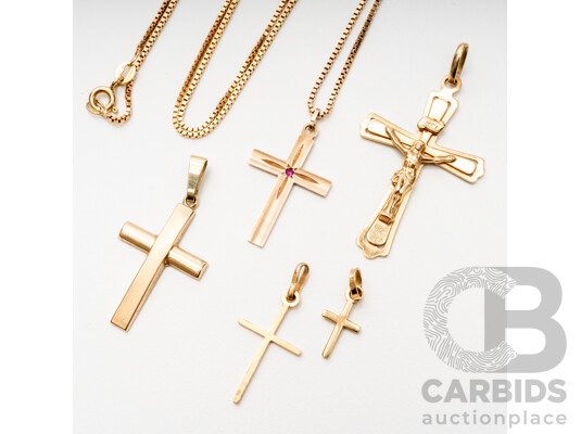 1660673 · Collection of 9ct Yellow Gold Crosses and Necklace - Lot of 6