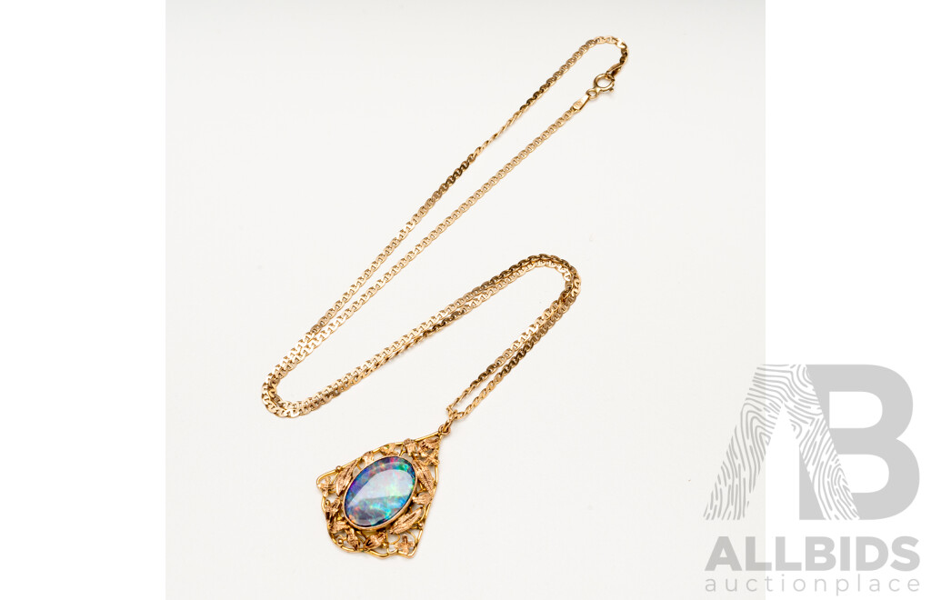 9ct Yellow Gold Chain & Pendant with Australian Opal. Length - 47cms