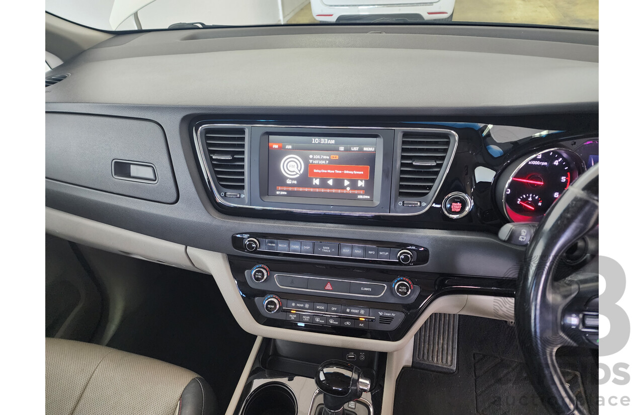 5/2015 Kia Carnival SLi YP MY15 4d Wagon White 2.2L