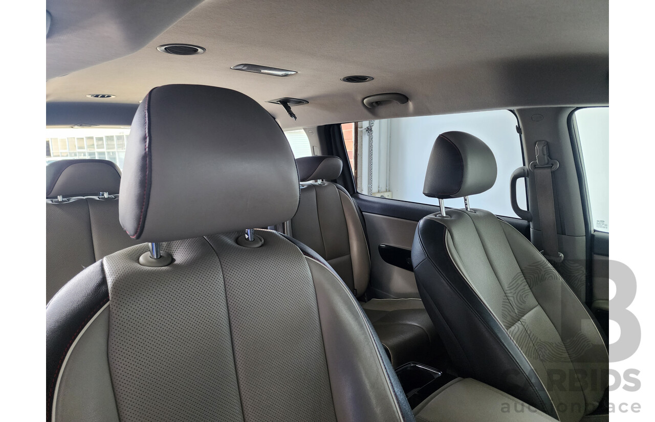 5/2015 Kia Carnival SLi YP MY15 4d Wagon White 2.2L